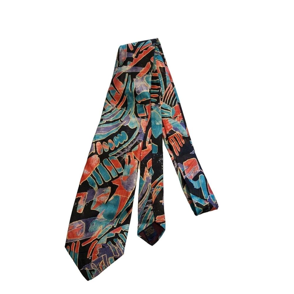 #6366 Custom Designed Tropical Print Silk mens necktie 54 in X 3.75 in